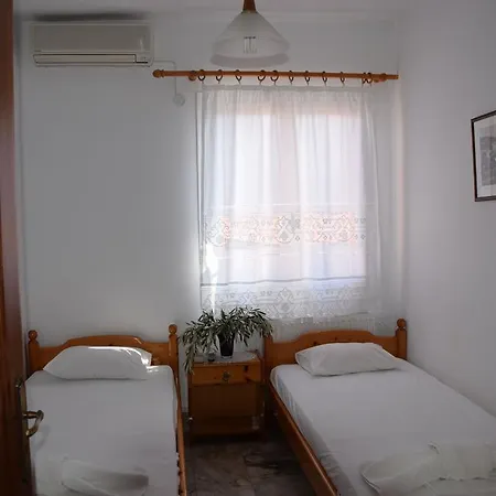 Dimitra's Votsi (Alonnisos)